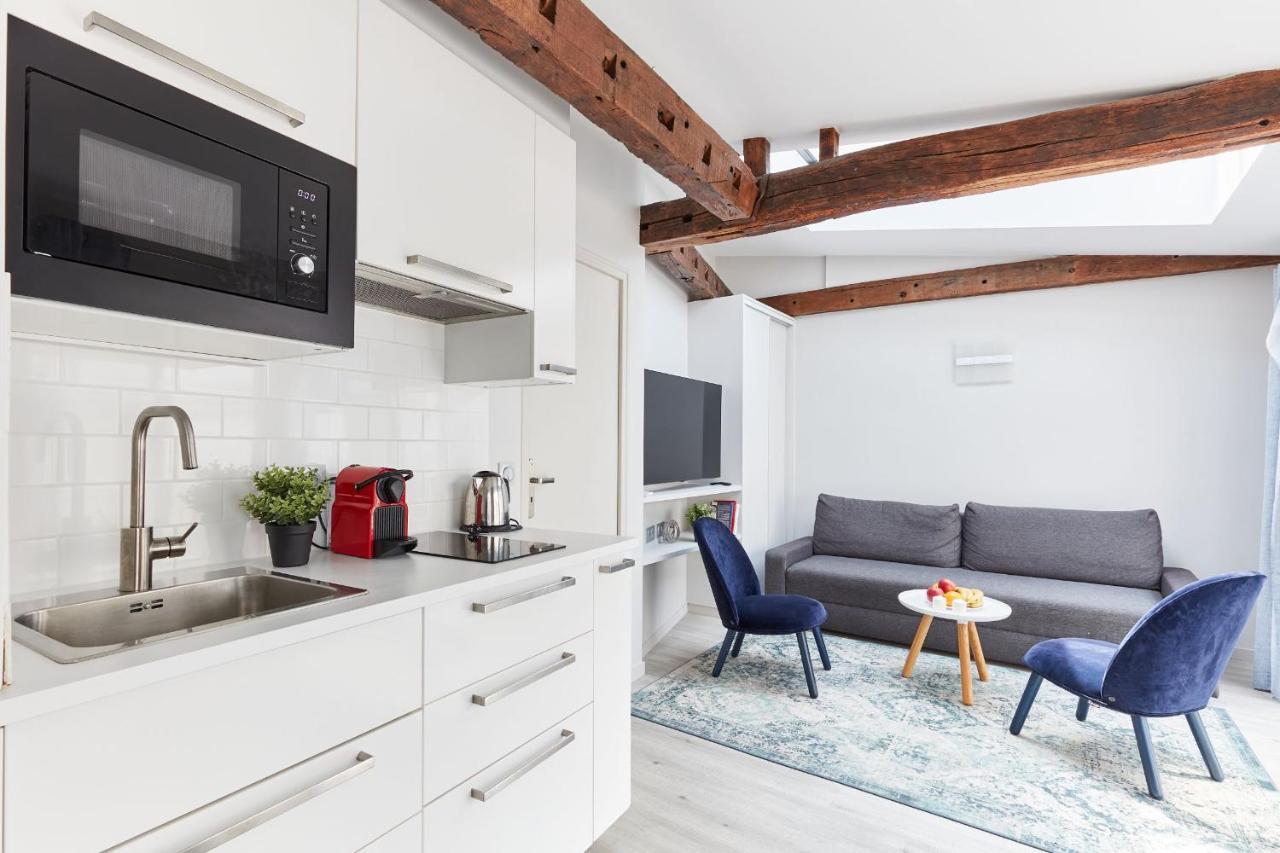 St Germain Des Pres With Balcony - Cityapartmentstay * Parijs